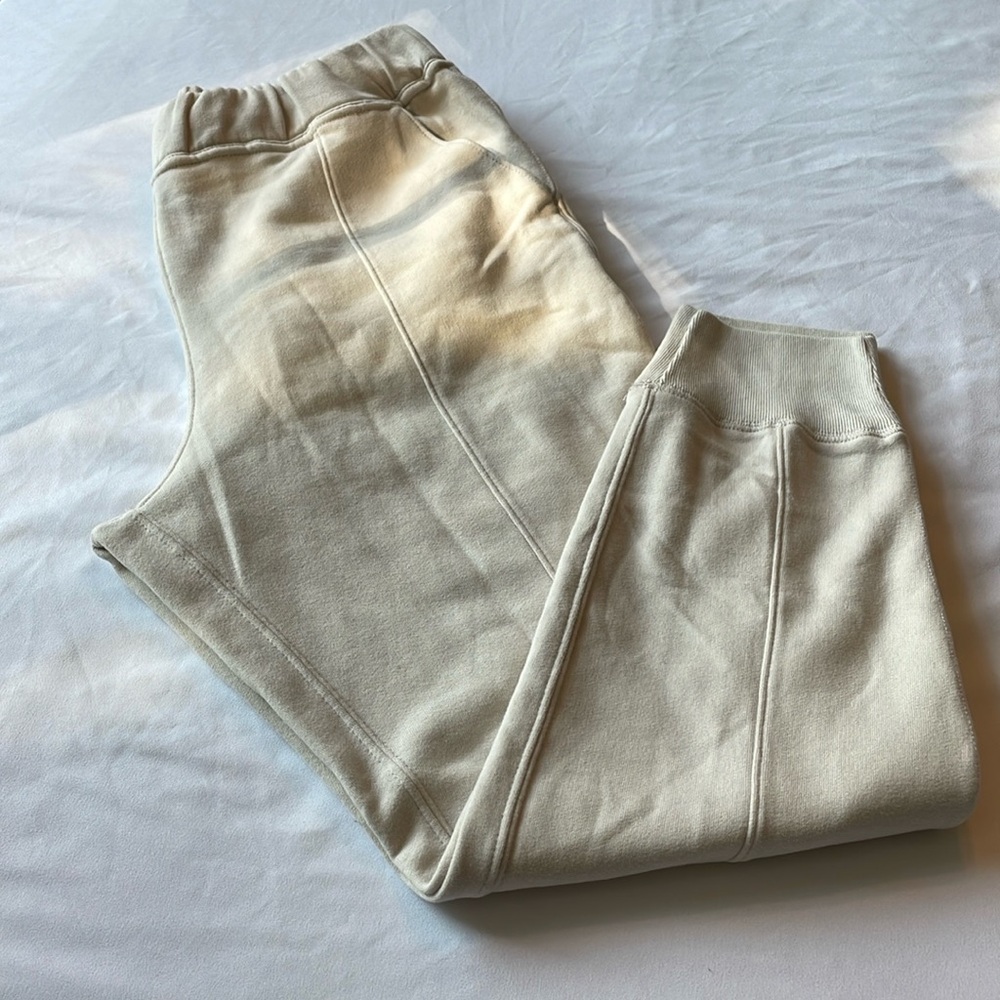 Women’s Abercrombie Cream Joggers!